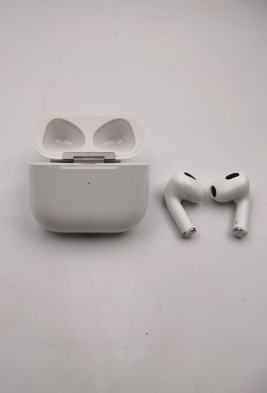 Original Apple Airpods Pro 3 Wireless Bluetooth Earbuds Active Noise Cancellation with Charging Case for IPhone iPad